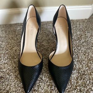 Nine West size 7.5 black texture heels.